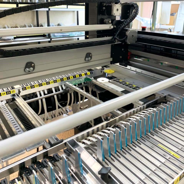 Новое оборудование для автоматического поверхностного монтажа печатных плат - АВЕРОН